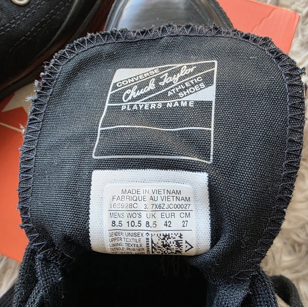 Converse Chuck Taylor All Star 70 Black High-Top Sneakers, Unisex Sizing - Picture 2 of 11